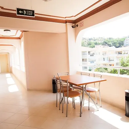 雅琴卡娅公寓式酒店 Çeşme