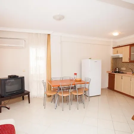 雅琴卡娅公寓式酒店 Çeşme