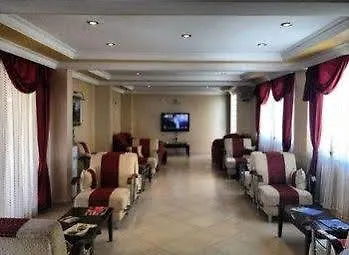 雅琴卡娅公寓式酒店 *